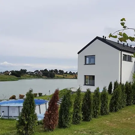 Nad Jeziorem Z Sauna