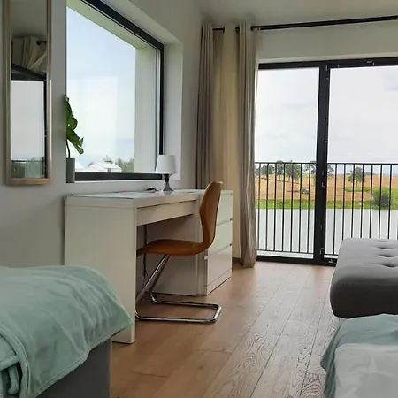 Nad Jeziorem Z Sauna